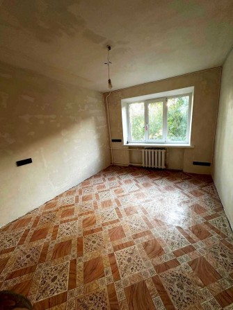 Продам гостинку на «блоці» на Новожаново - фото 1