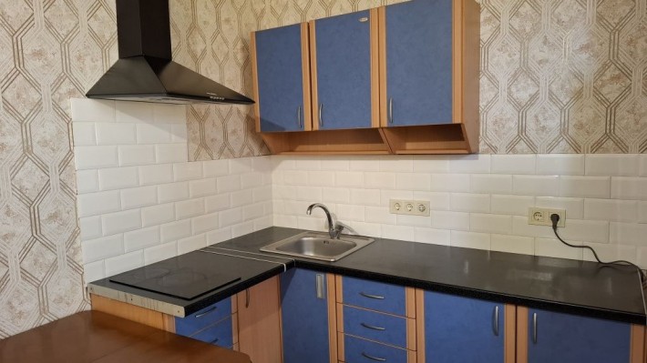 Продам гостинку метро Дворец Спорта - фото 1