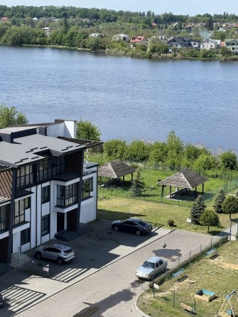 Продається просторий 3х-поверховий таунхаус м Рівне.(ЖК Aquavilla) - фото 1