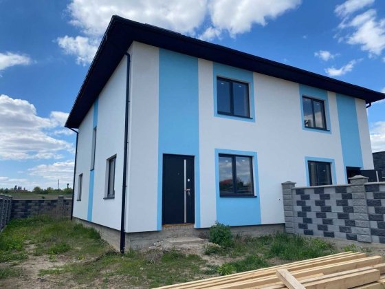 Котедж з вдалим плануванням та комунікаціями Рівне