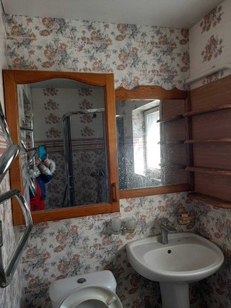 Продам  в Центре  3х ком дом  2 уровня с автоном отоплением - фото 1