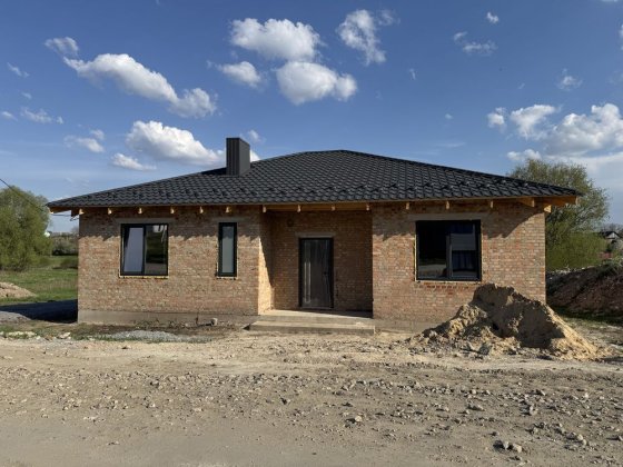 Продам будинок з внутрішніми роботами+ділянка 5 сот Ровно