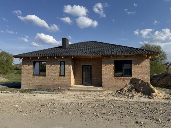 Продам будинок з внутрішніми роботами+ділянка 5 сот - фото 1