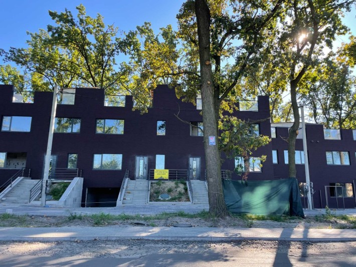 Таунаус 139 м2, в центрі Бучі, підземний гараж, укриття, єОселя - фото 1