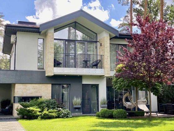 Для цінителів комфорту та тиші з дизайнерським ремонтом в лісовій Бучі Буча