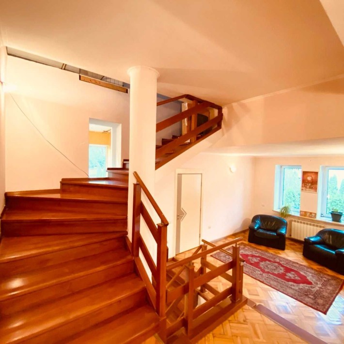 Продам  будинок з великою ділянкою по  вулиці Виноградова . - фото 1