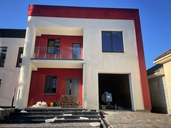 Котедж з гаражем навпроти Спектруму Рівне