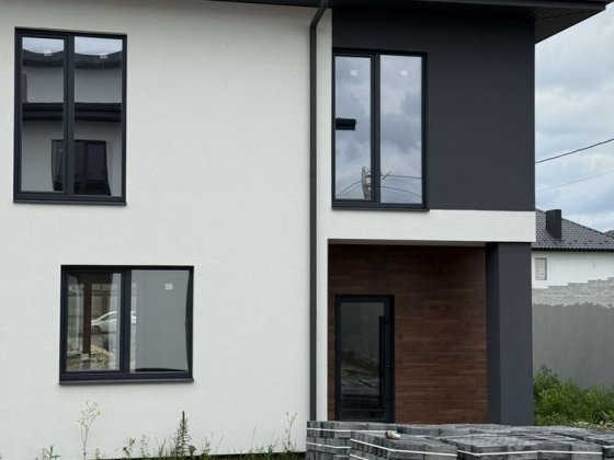 Продаж котеджу на ГАЗОВИКУ! Ровно