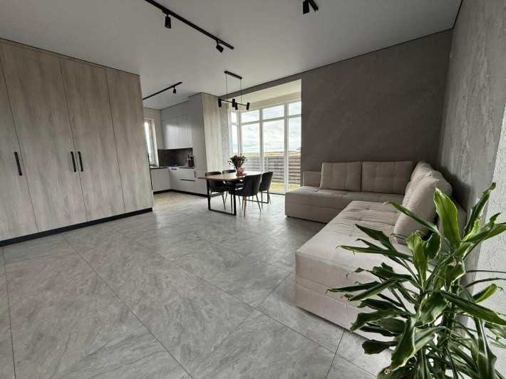 Продаж! Будинок з новим ЯКІСНИМ ДОРОГИМ РЕМОНТОМ.мінімальне оформлення - фото 1