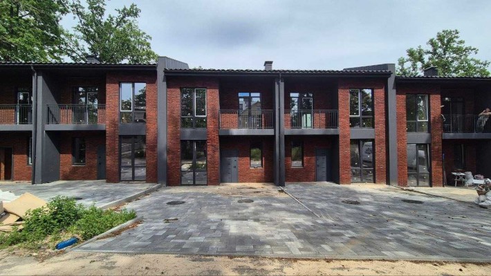 Таунхаус в Ірпені біля парку Незнайки в затишній та зеленій локації - фото 1