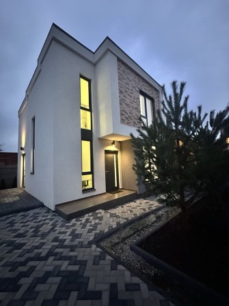 Продаж будинку в місті - фото 1