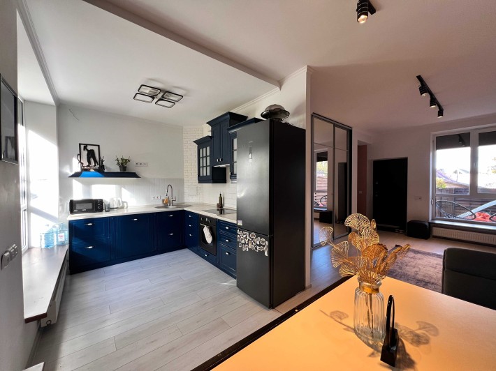 Продаж таунхауса з ремонтом і меблями біля Парку - фото 1