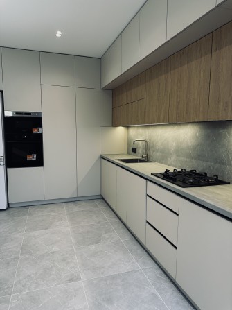 Просторий таунхаус з терасою на даху - фото 1