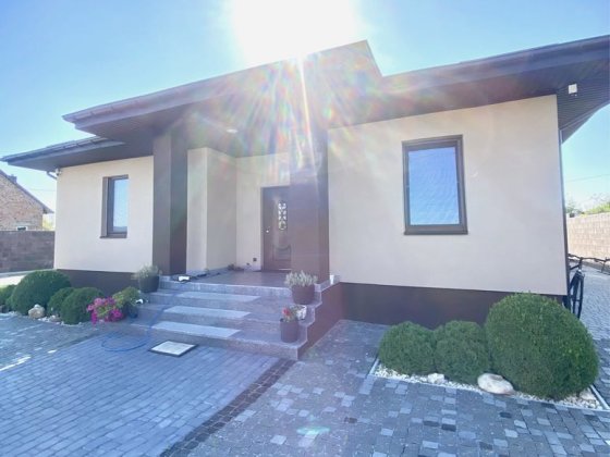 Продаж добротного будинку з ремонтом Рівне