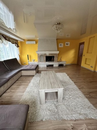 Продаж   просторого будинку з гарною територією - фото 1