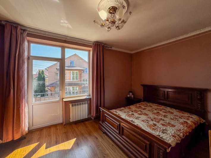 Половина клубного будинку - 3 квартири+гараж на 3 автомобілі. - фото 1