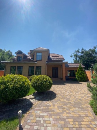 Вишуканий будинок з ремонтом та меблями - фото 1