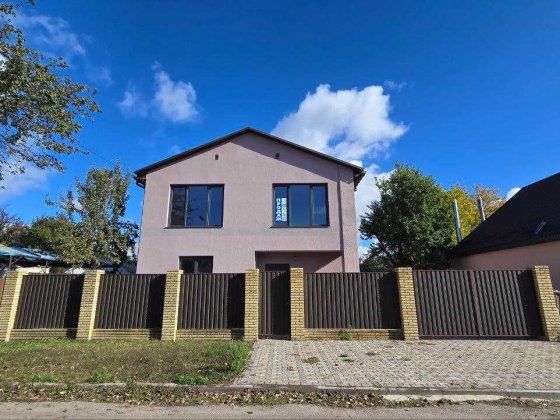 Сучасний та стильний будинок з ремонтом в районі Нива Чернигов