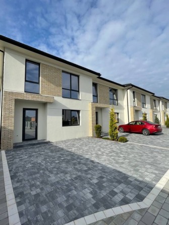 Таунхаус у зручній та тихій локаціі поруч з містом - фото 1