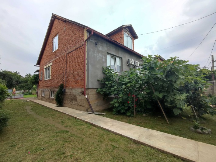 Продається житловий будинок . Ужгород (до центра 8 хв. на авто) - фото 1