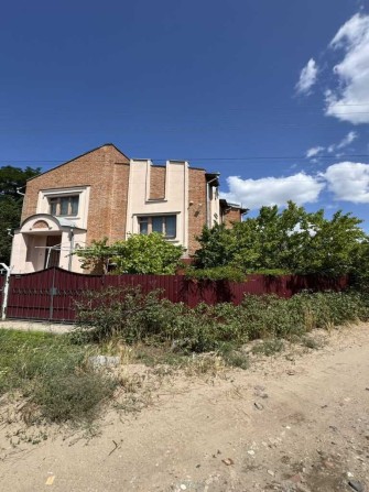 2поверховий будинок з усіма комунікаціями, мальовниче місце біля річки - фото 1