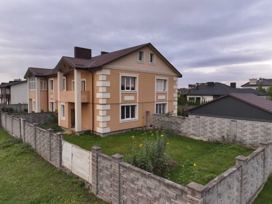 Продам котедж 3.3 сотки землі район новобудов Екватор Рівне