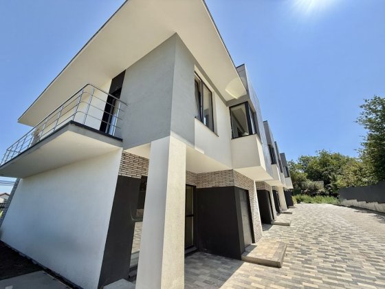 Продається 3-поверховий таунхаус по вул.Кременецька з терасою | єОселя Черновцы