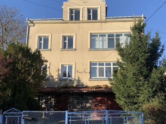 Адекватний будинок на Роші Чернівці