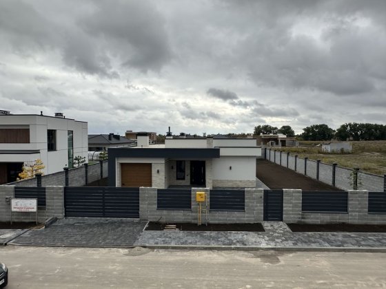 Будинок з ремонтом, Масив Гаромнія Рівне