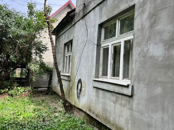 Продаж будинку при центральній дорозі по вул Дворжака Ужгород