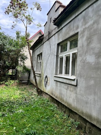 Продаж будинку при центральній дорозі по вул Дворжака - фото 1