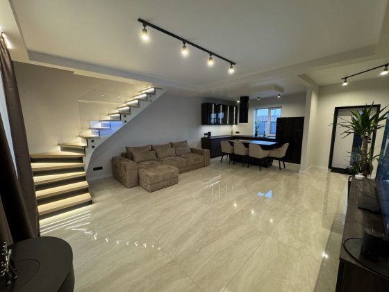 Дом с ремонтом метро Осокорки Киев застройщик Киев