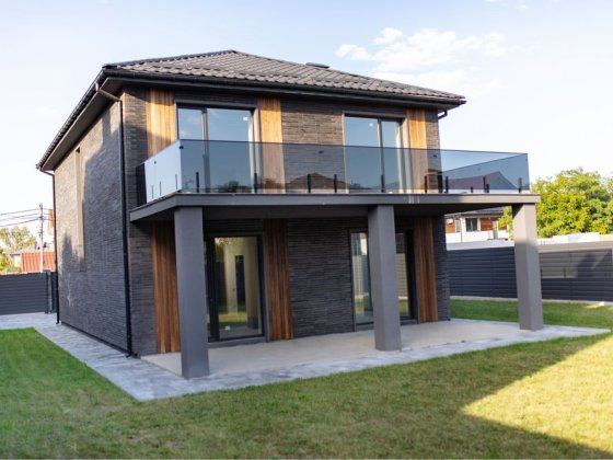 Будинок 200м2 та 8соток! Біля метро Васильківська Киев