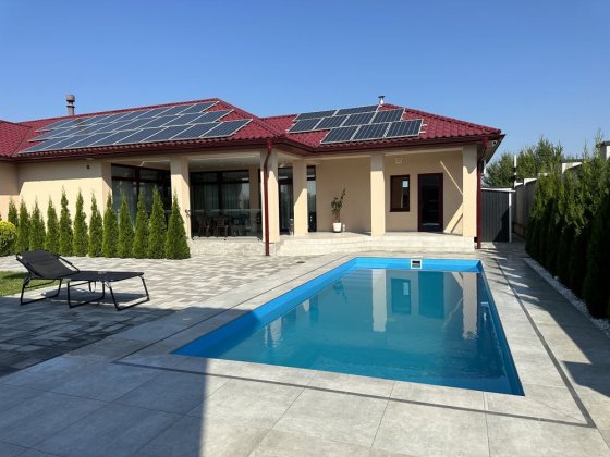 Розкішний будинок з басейном і сауною Ужгород