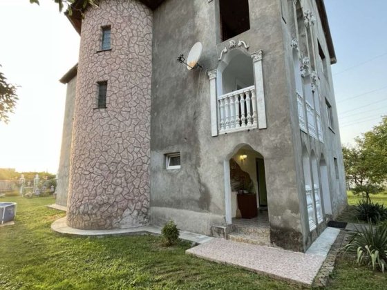 Продаж 3-поверхового булинку Ужгород