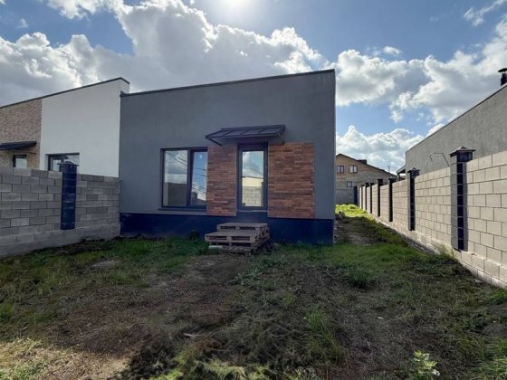 Продам будинок двоян в районі Райського Саду Ровно