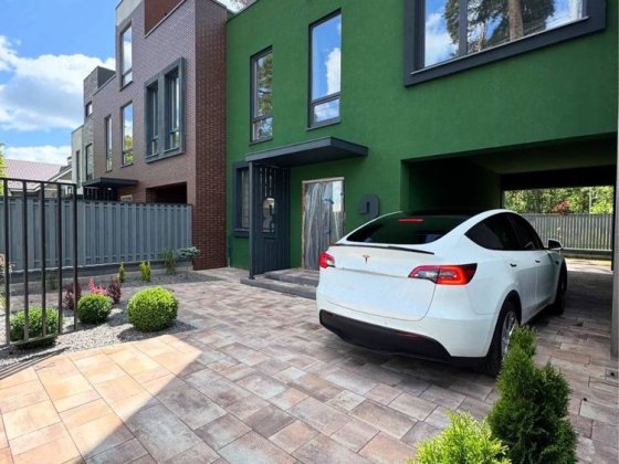 Будинок 146 м² у Києві | Гараж, 2 поверхи, сауна, дахова тераса Киев