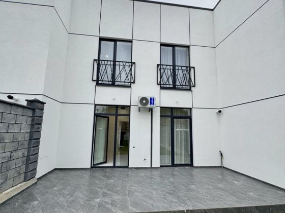 В продажі готовий котедж із ремонтом! Рівне