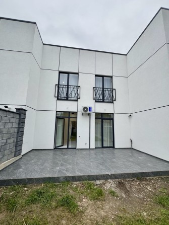 В продажі готовий котедж із ремонтом! - фото 1