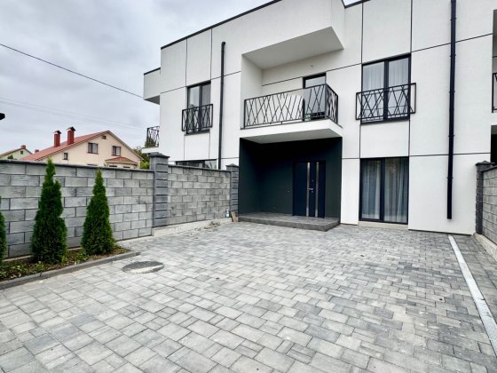 Продам просторий котедж з свіжим ремонтом район Щасливе Рівне