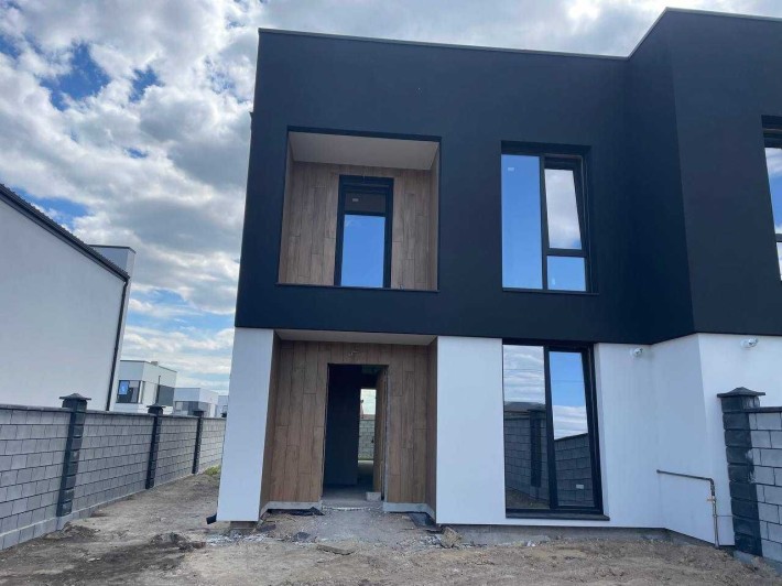 Котедж - двоян на Щасливому з комунікаціями та внутрішніми роботами - фото 1