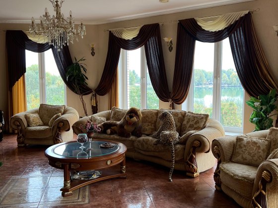 ПРОДАЖ. Заміський будинок,маєток .Слобода , біля води. Поряд Черкаси Черкаси