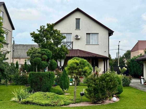 ОКРЕМИЙ Будинок з просторою ділянкою в затишій локації міста Золотіїв! Рівне