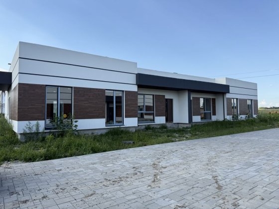 Продам котедж з штукатуркою стін! Ділянка 4.3 сот Рівне