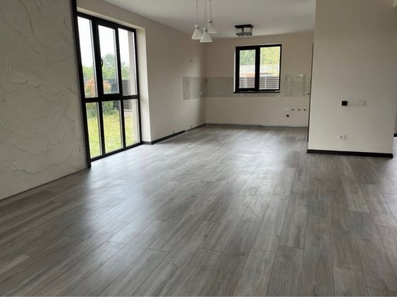 Новий будинок з ремонтом Ужгород