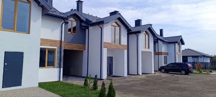 Таунхаус з двориком 94м2 - фото 1