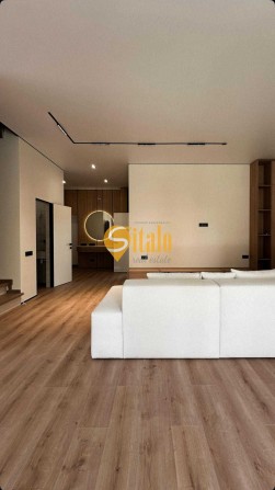 Сучасний будинок з новим ремонтом біля метро Славутич, Осокорки - фото 1