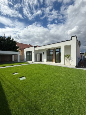 Продаж нового будинку з ремонтом - фото 1