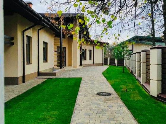 БЕЗ КОМІСІЇ, готовий будинок 655м2 під чистову, на ділянці 12 соток Киев