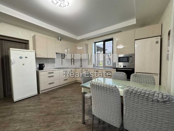 ОСОКОРКИ  Будинок 4к біля  ДНІПРА Метро Славутич 10 хв пішки Садова Киев